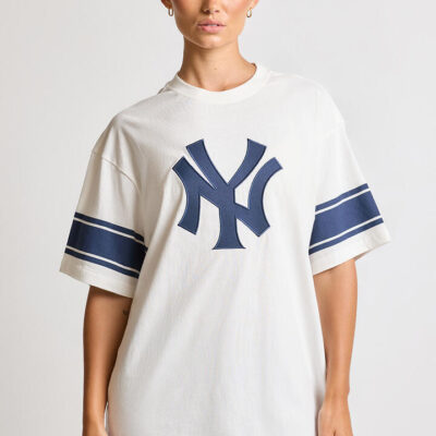 Majestic New York Yankees Stripe Sleeve Tee Vintage White