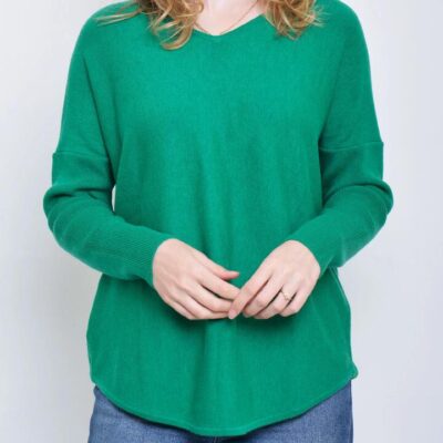 JAMES MELBOURNE VEE NECK CURVED HEM