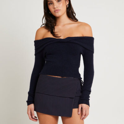 Alice In The Eve Piper Twist Off Shoulder Long Sleeve Knit