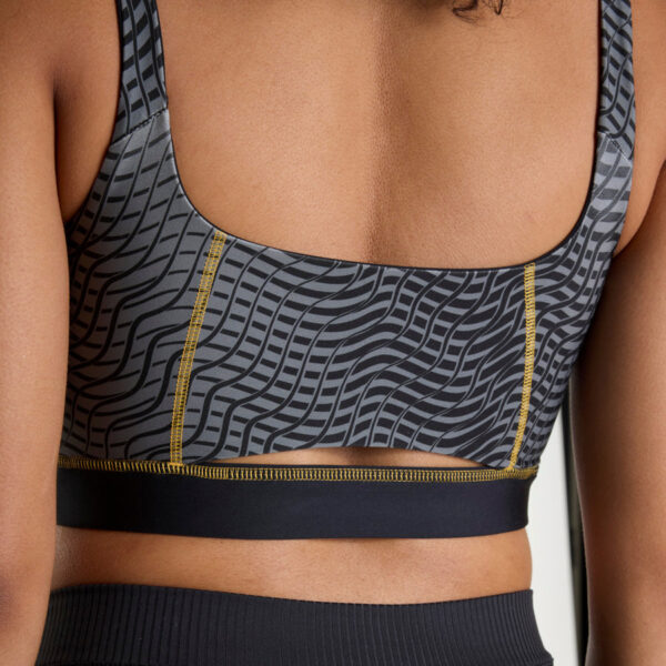 Reebok Q2 Hype Block Aop Bralette Black - Image 5