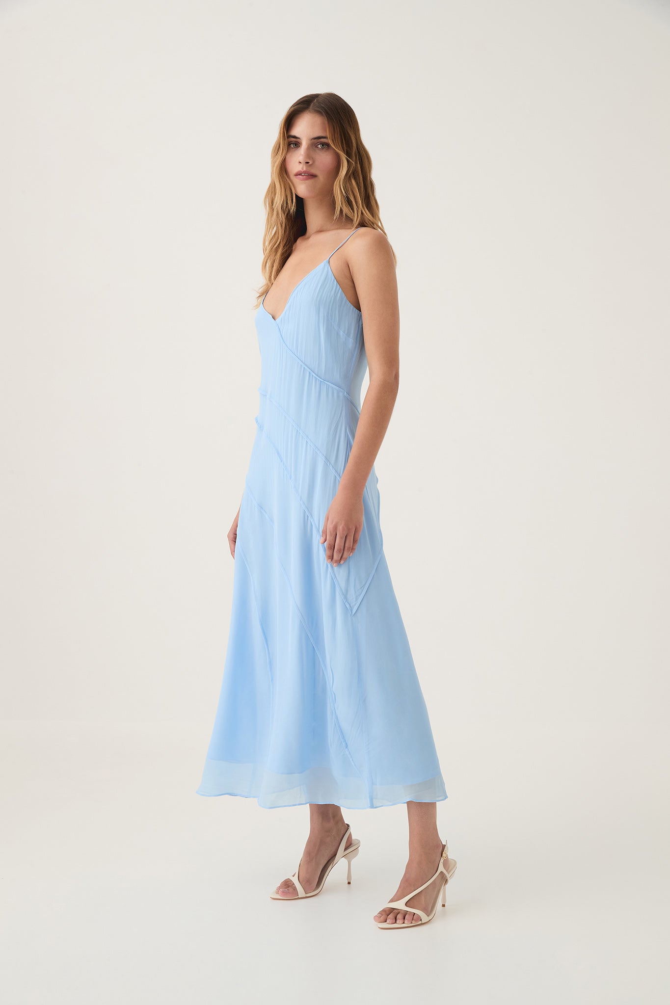 24AW5202_PWDR-BLU_3.jpg