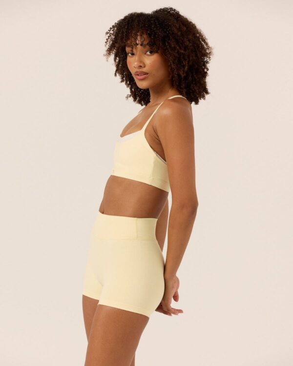 CSB Form Invisible Scrunch Shorts 4" - Image 3
