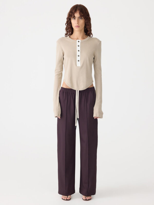 BASSIKE Scoop Hem Placket T-Shirt