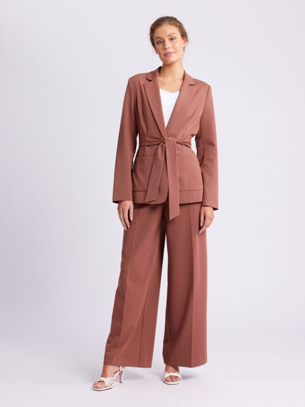 REVIEW Courtney Blazer - Image 5