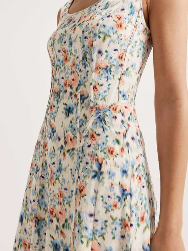 REVIEW Hazy Floral Panelled Dress - Image 2