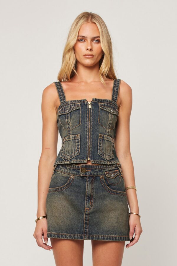Utility Top Hillary