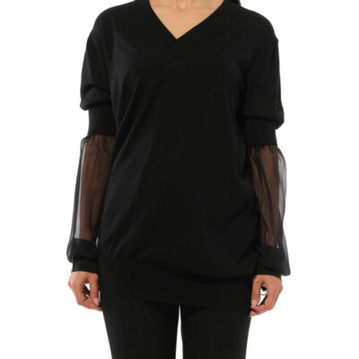 Givenchy Classic Pullover in Black / Xs