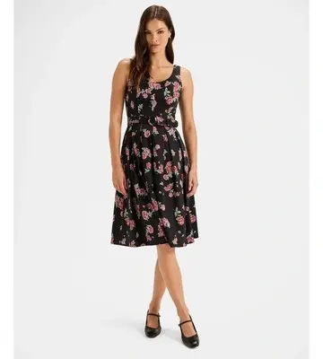 Review Cameo Rose Tea Dress