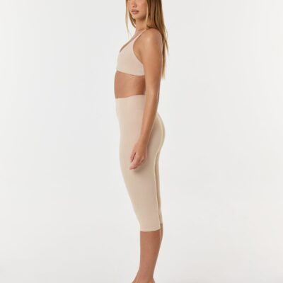 Crop Shop Boutique Form Invisible Scrunch Capri Leggings | Fawn — 16" - Image 2