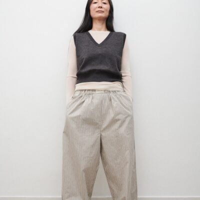 Silk Laundry V-Neck Sweater Vest Granite Melange - Image 2