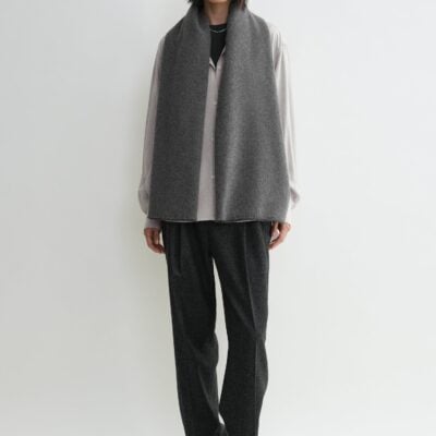 Toteme Wide classic wool scarf mid grey - Image 2