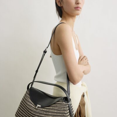 Toteme T-lock woven-leather top handle black/sand - Image 2