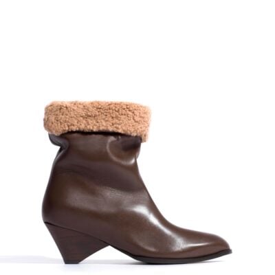 Anonymous Copenhagen Vully 50 triangle lamb shearling Soft calf Dark taupe — 35 - Image 1