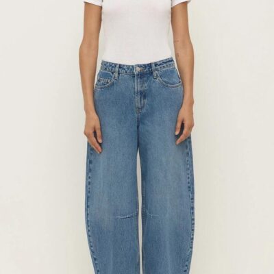 Assembly Label High Rise Classic Blue Barrel Jean
