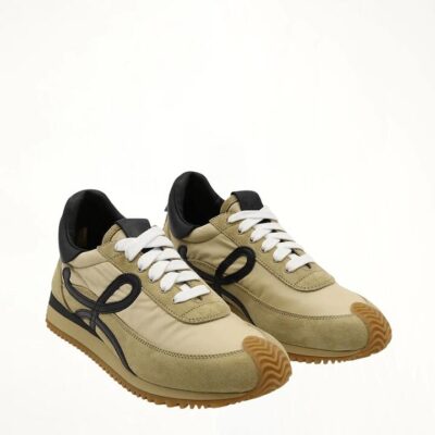 Loewe Flow Runner Sneaker in Gold / 35
