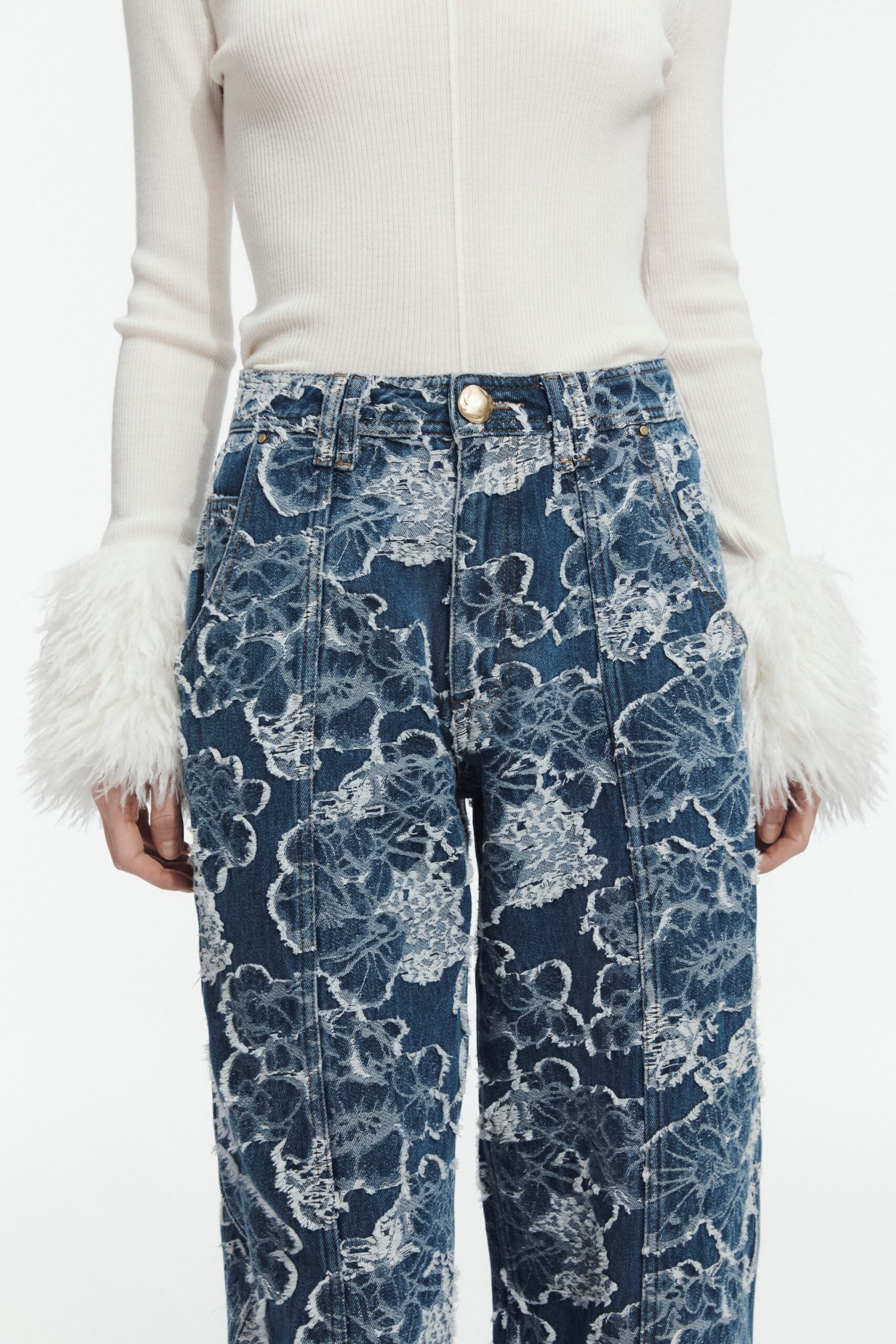 MNAJE300826190239199_3 Aje Arlo Jacquard Barrel Jean - Image 3