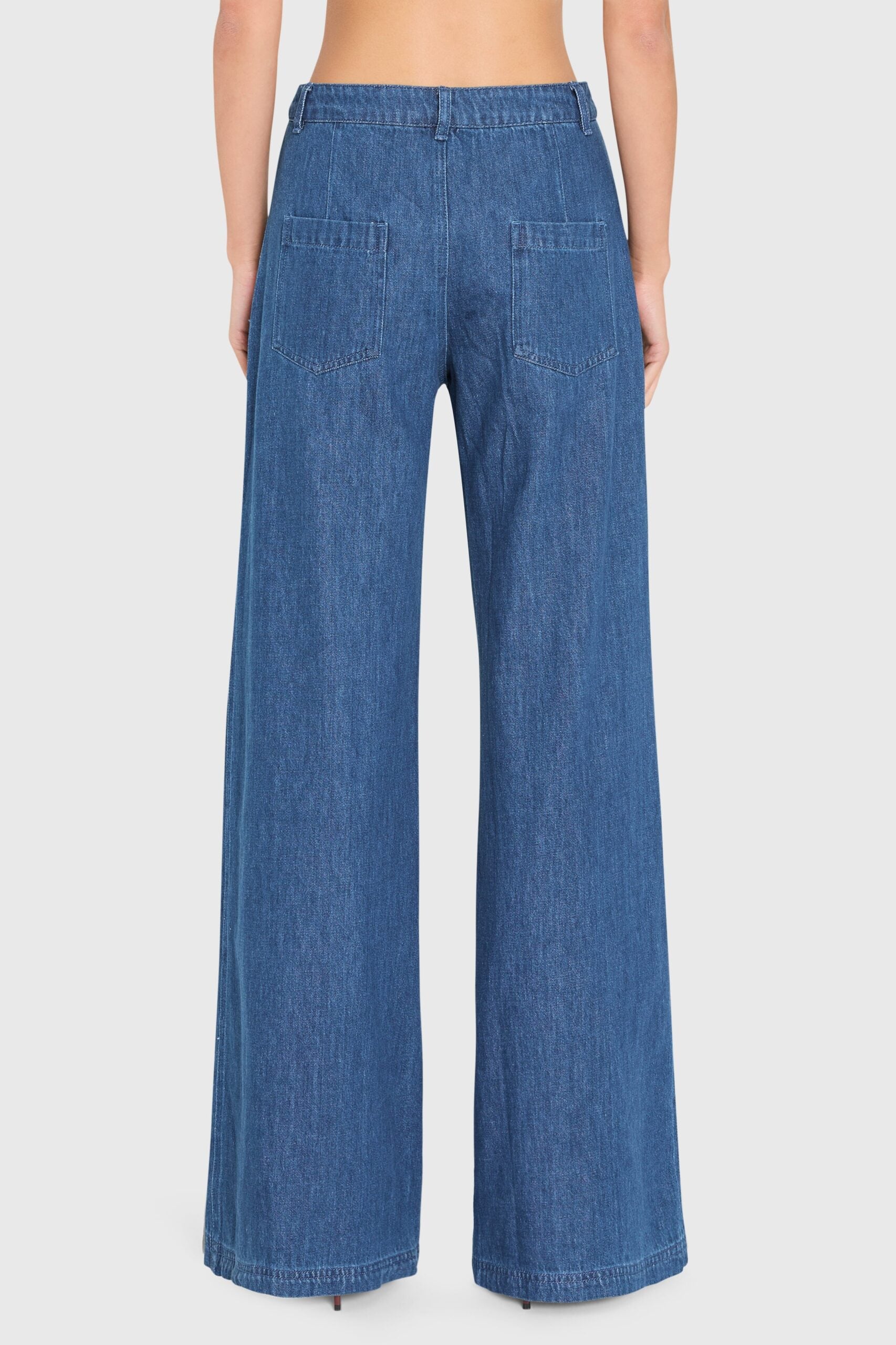 MNAUP140826070900003_3 Amanda Uprichard Thalia Wide-Leg Jeans - Image 3