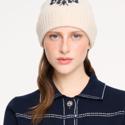 Barrie Cashmere Beanie Hat With B Logo - Image 1