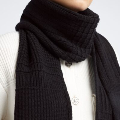Barrie Textured Cashmere Scarf - Image 2