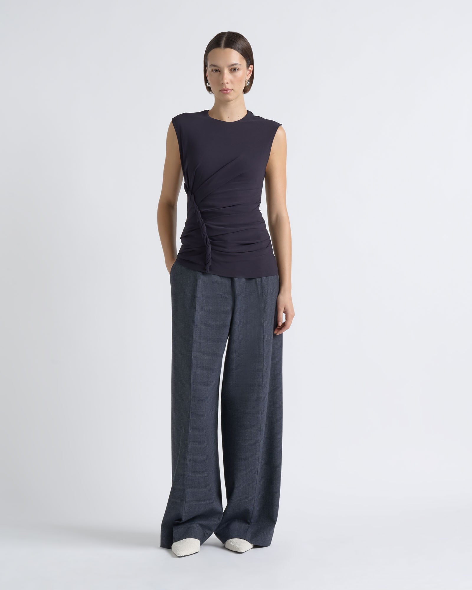 MNCUE260826054018015_2 Cue Sleeveless Crew Neck Twist Top - Image 2