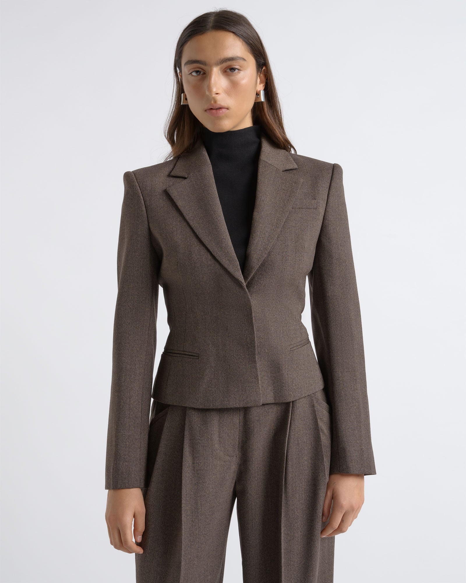 MNCUE260826054018019_3 Cue Single Breasted Crop Blazer - Image 3