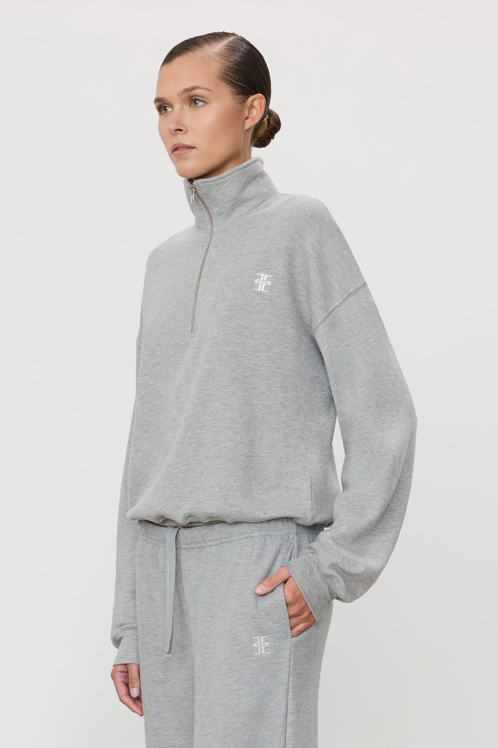 MNETR140826072101035_3 Eterne Oversized Half-zip Sweatshirt - Image 3