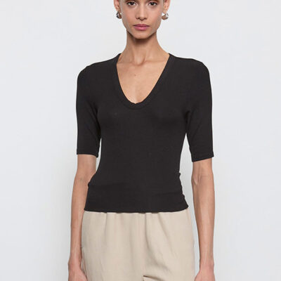 Enza Costa Silk Rib Half Sleeve U | Black - Image 1