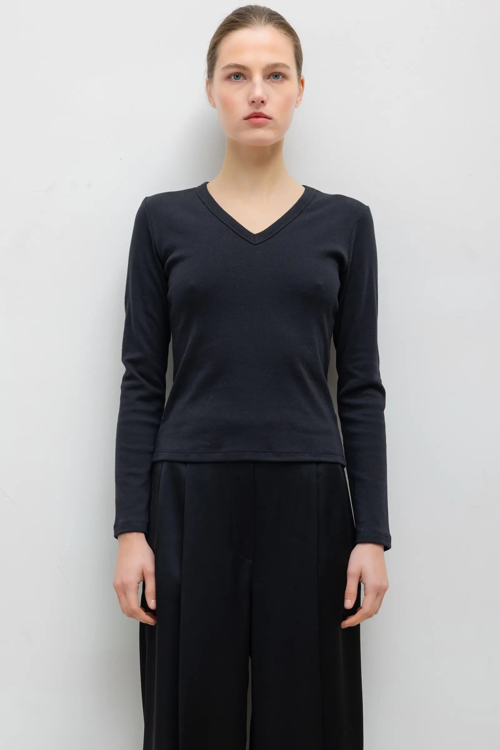LESET Nando Slim Long Sleeve V Neck - Image 1