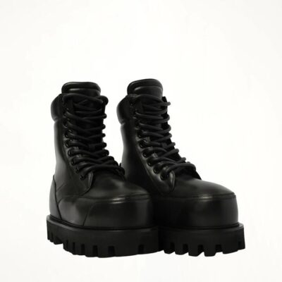 ALEXANDER MCQUEEN Parachute Ankle Boots in Black / 35