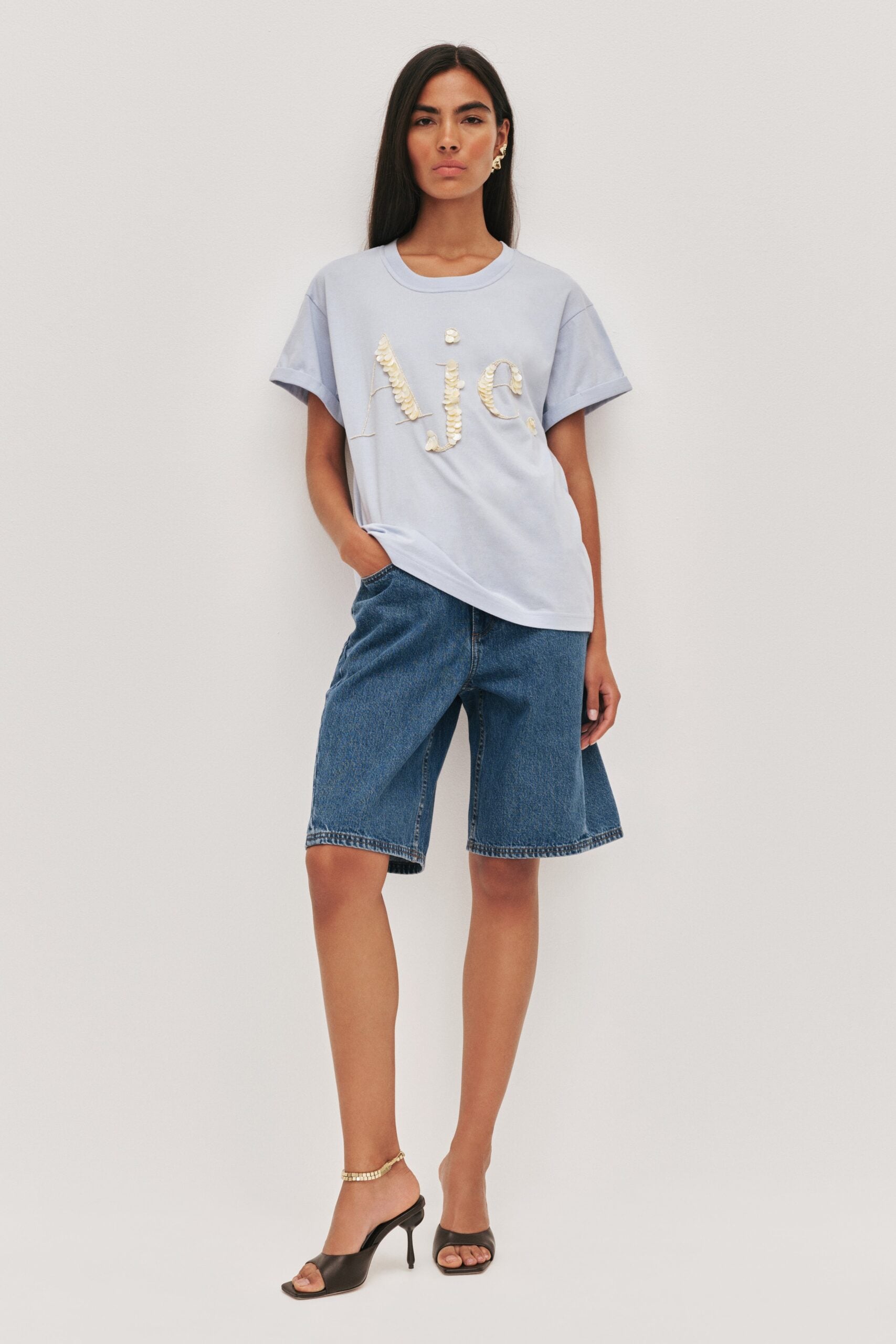MNAJE060926190235263_3 Aje Pippa Pearl Logo Tee - Image 3