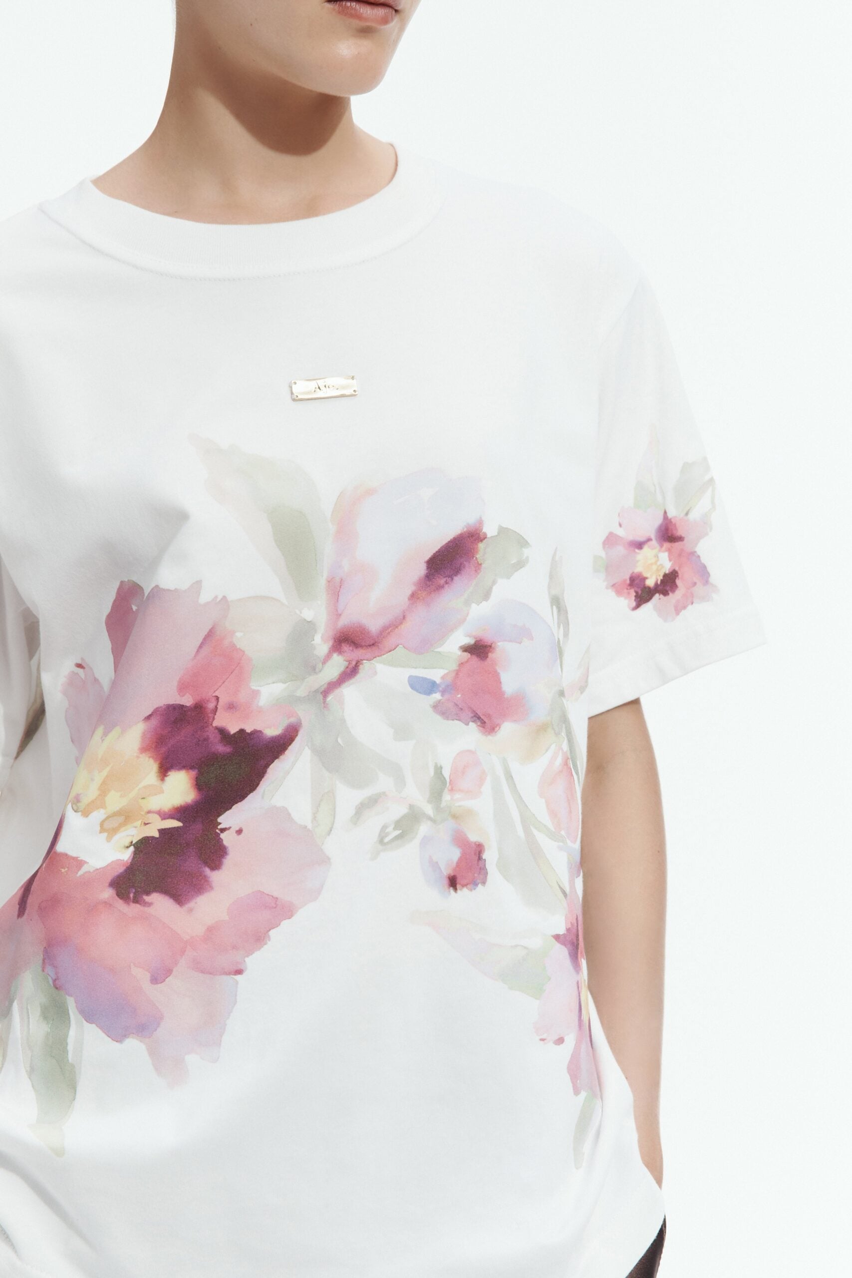 MNAJE200926190225012_3 Aje Sylin Oversized Tee - Image 3