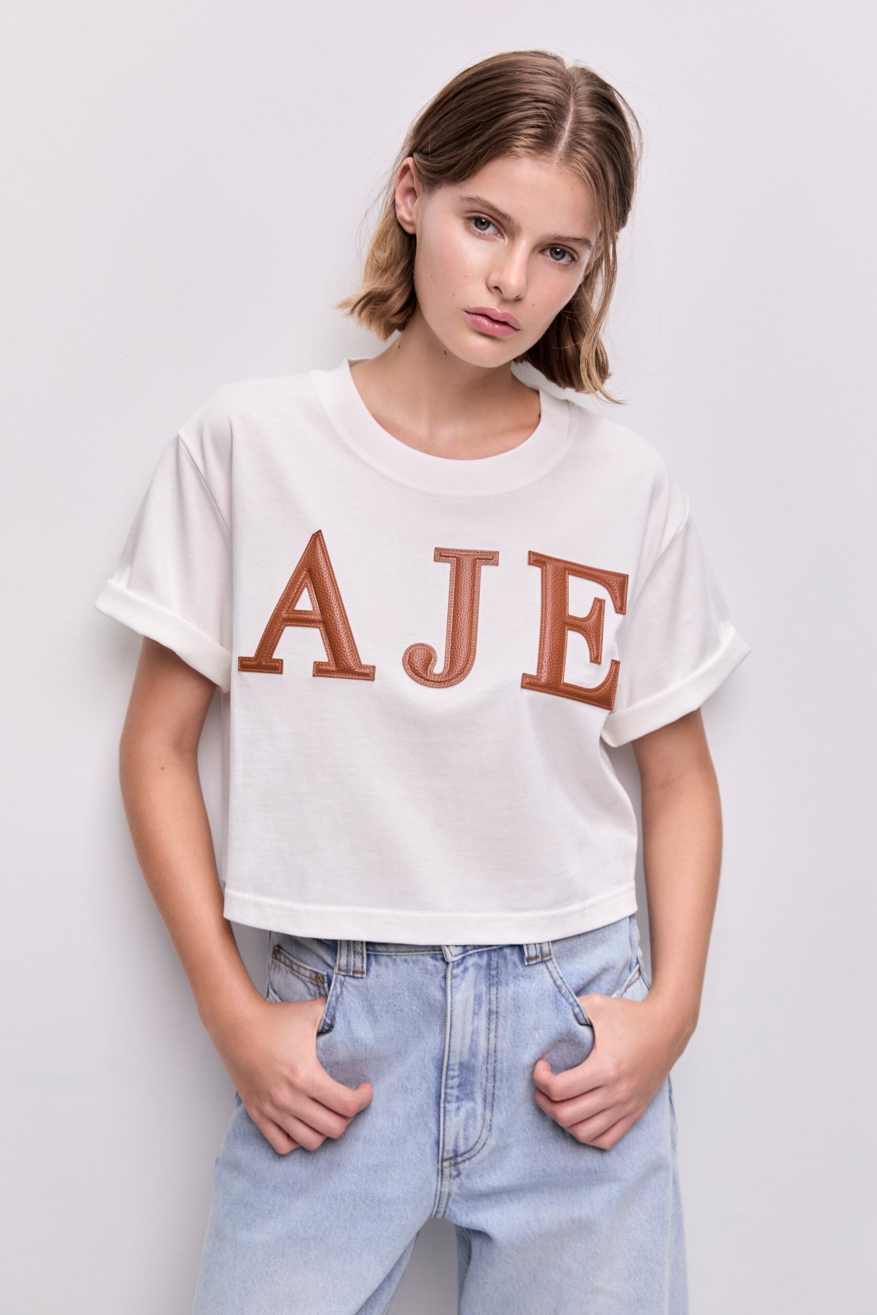 MNAJE200926190225112_3 Aje Danila Logo Cropped Tee - Image 3