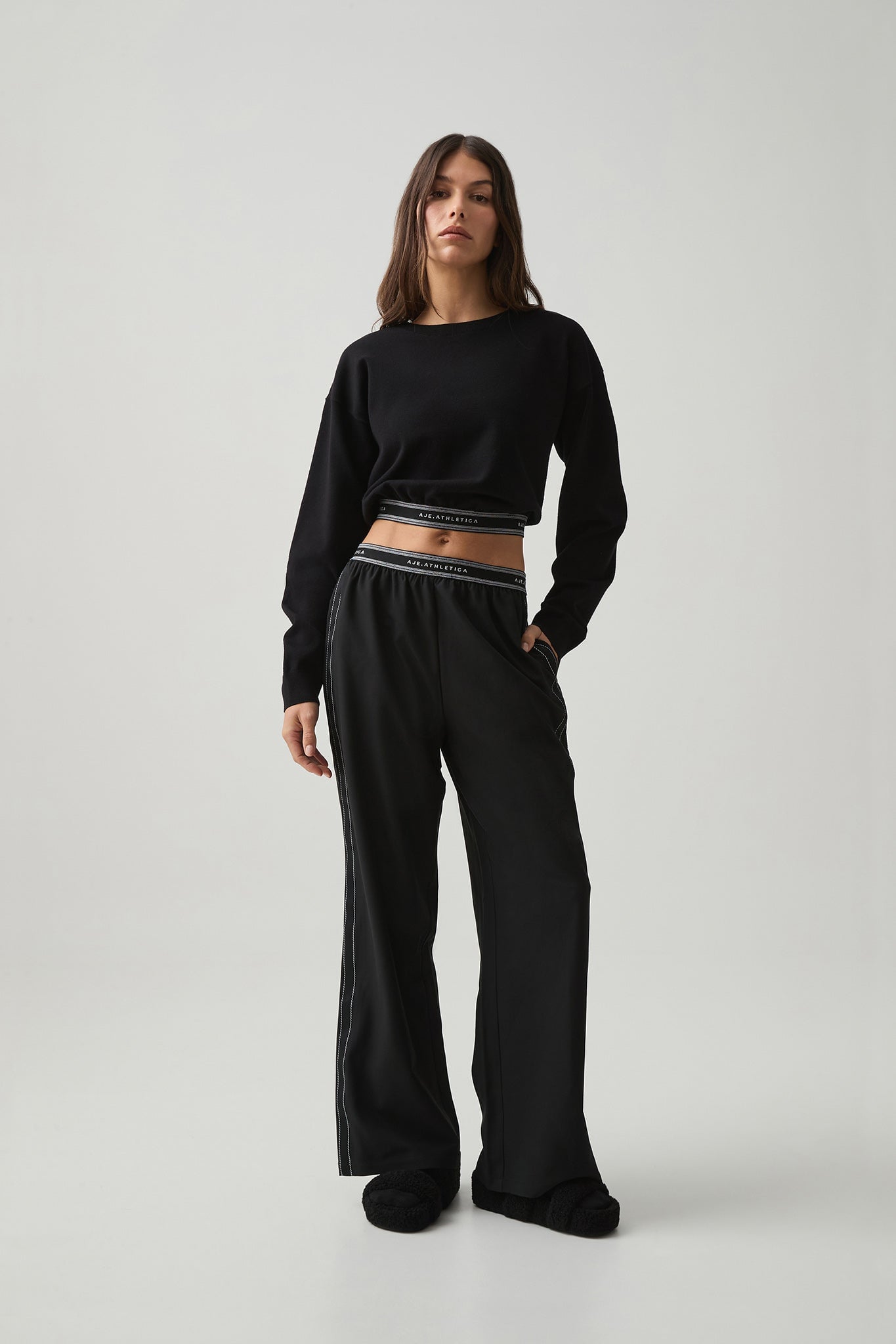 Aje Cropped Elastic Logo Crew - Image 1