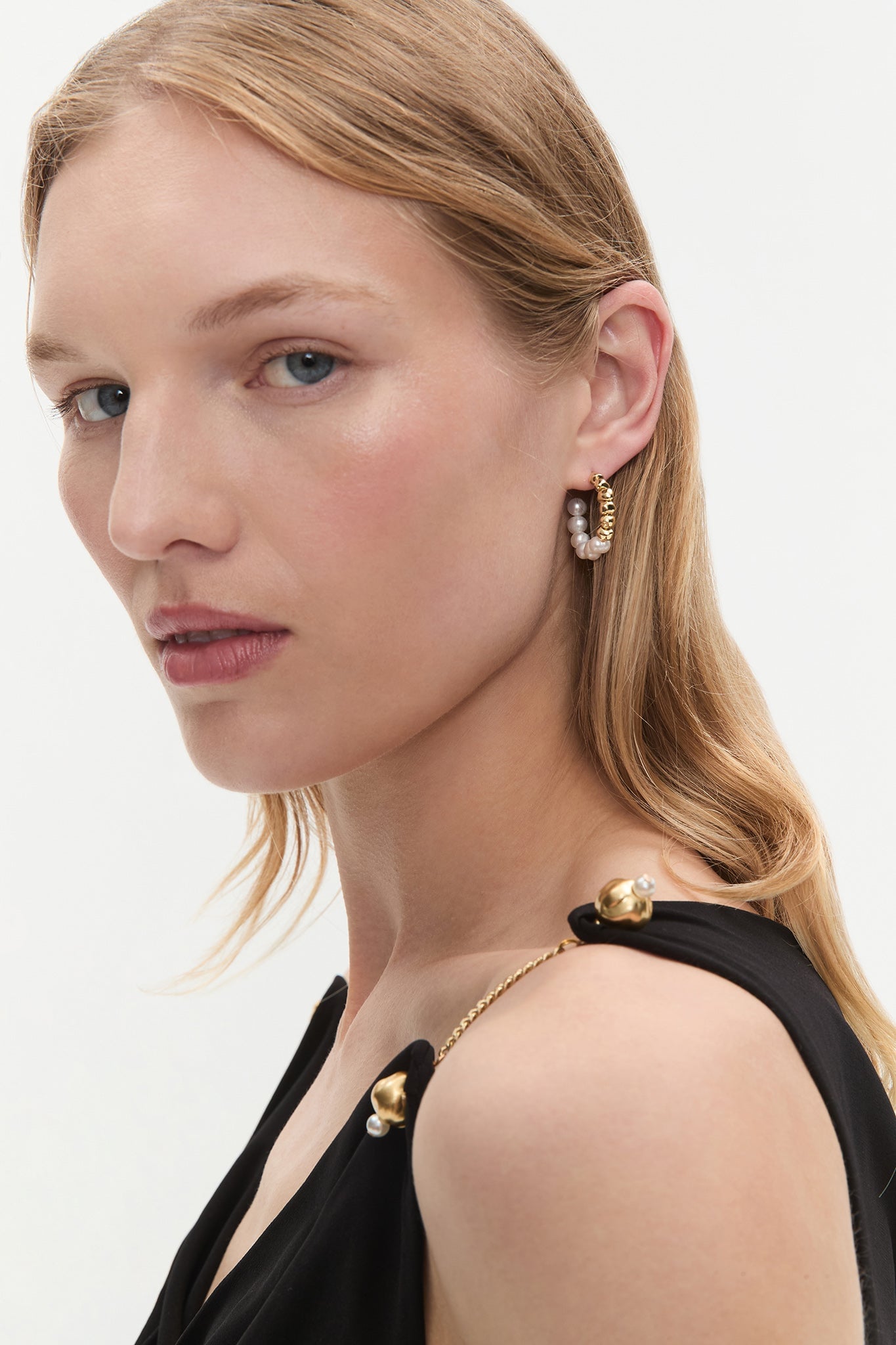 MNAJE270926190251147_3 Aje Astral Pearl Hoop Stud - Image 3