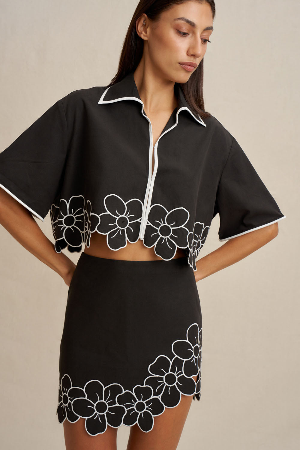 BY JOHNNY. Dahlia Crop Shirt - Image 2