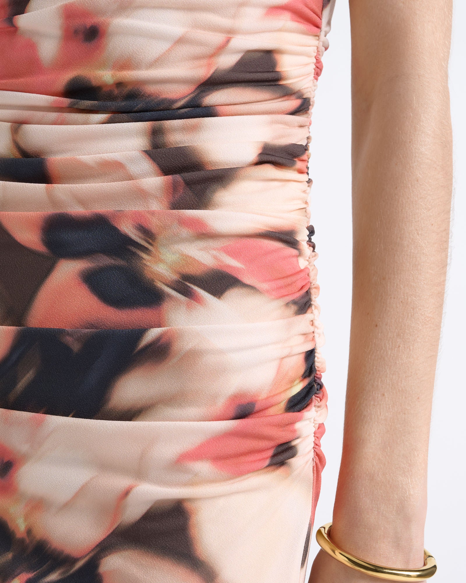 Cue Romantic Floral Rouched Midi Dress - Image 3