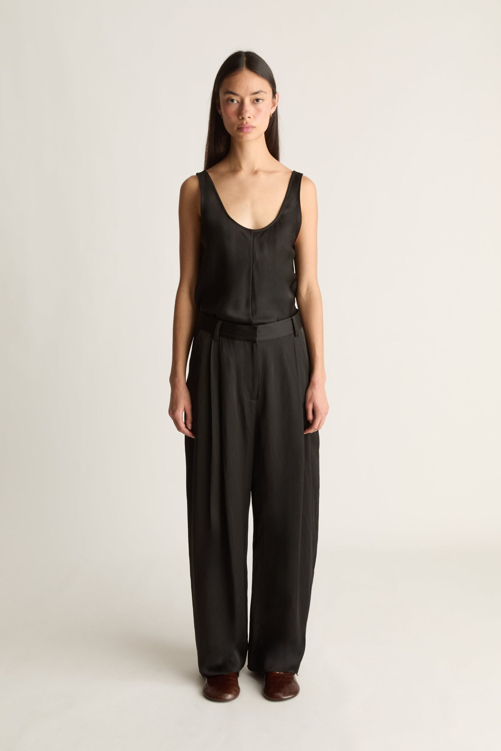 Lee Mathews Powell Pleated Pant - Image 1