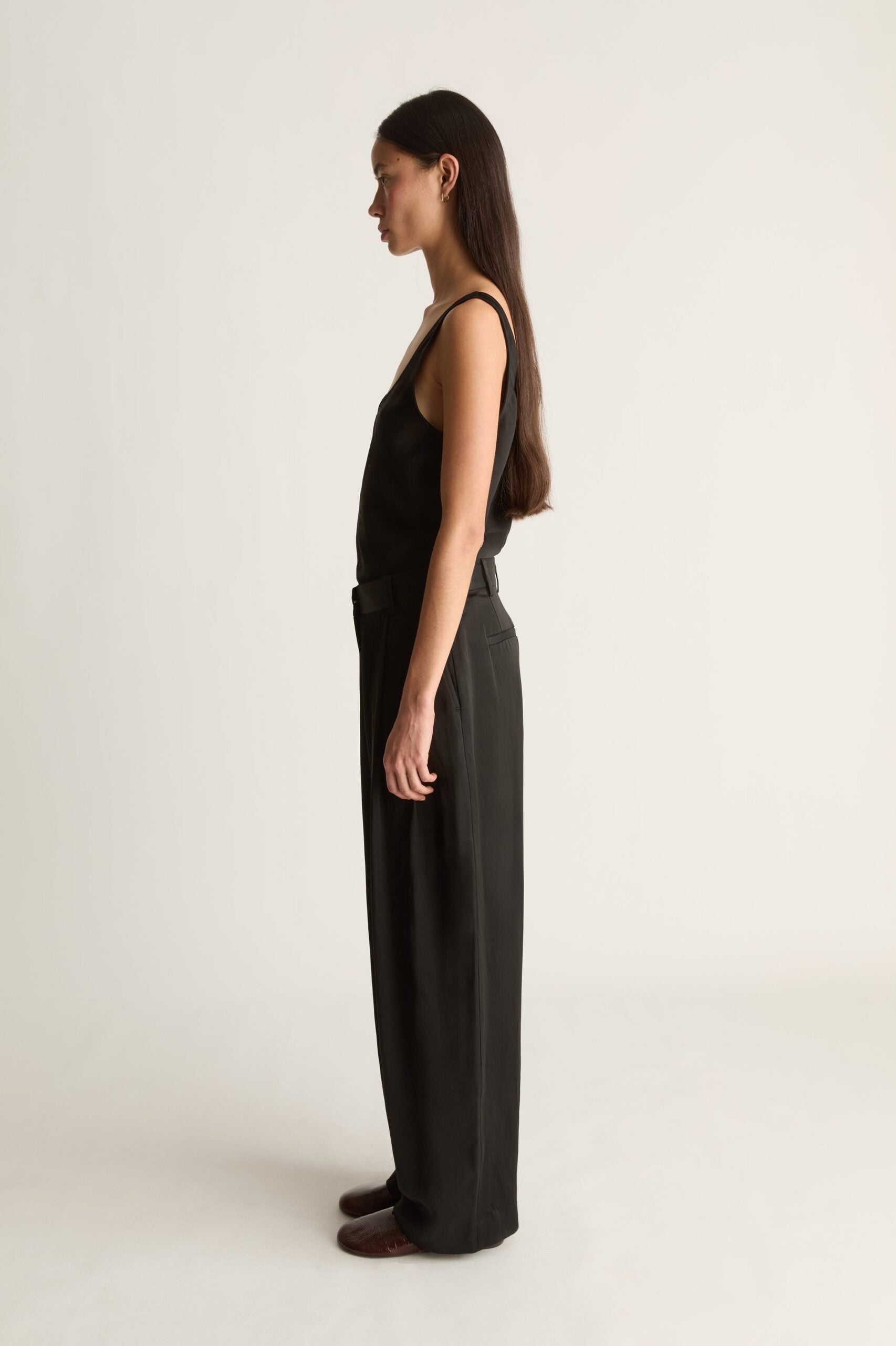 MNLM310826190832014_3 Lee Mathews Powell Pleated Pant - Image 3