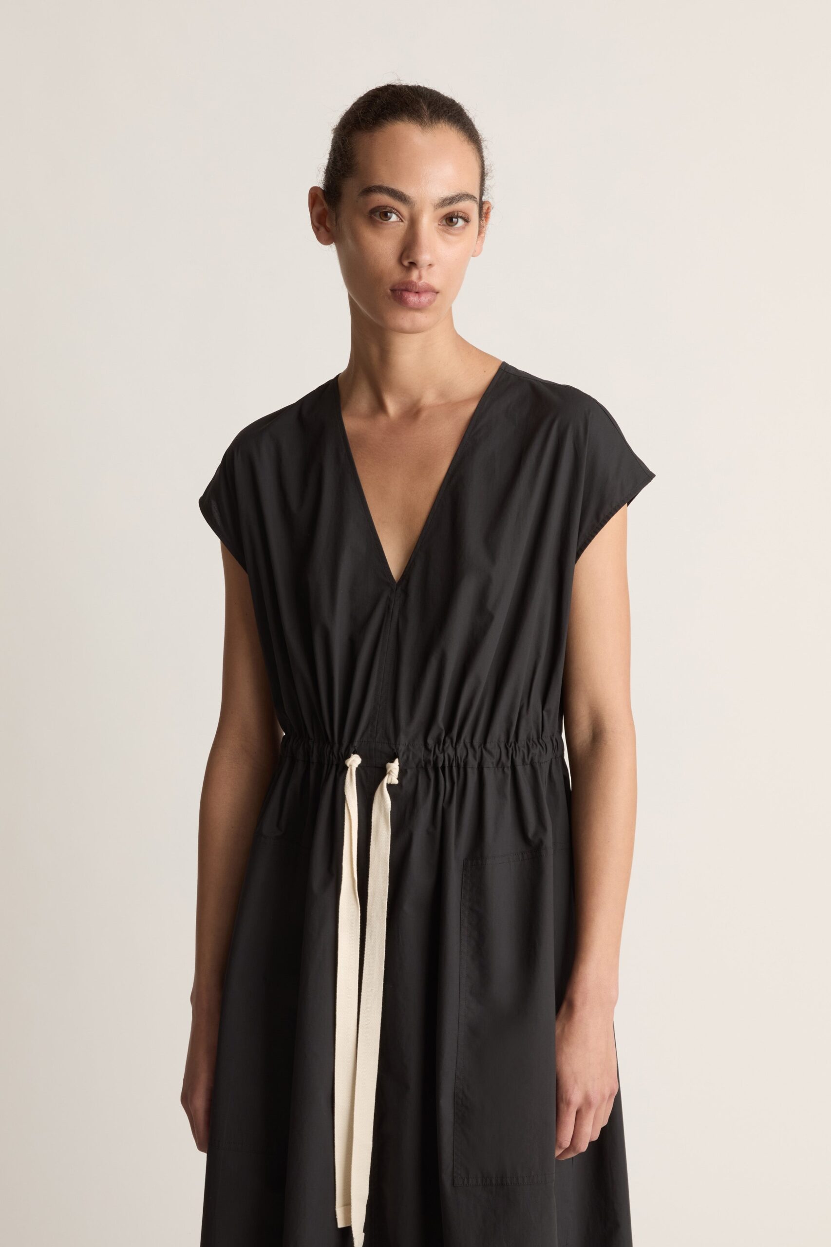 MNLM310826190832053_2 Lee Mathews LM Poplin V Neck Dress - Image 2
