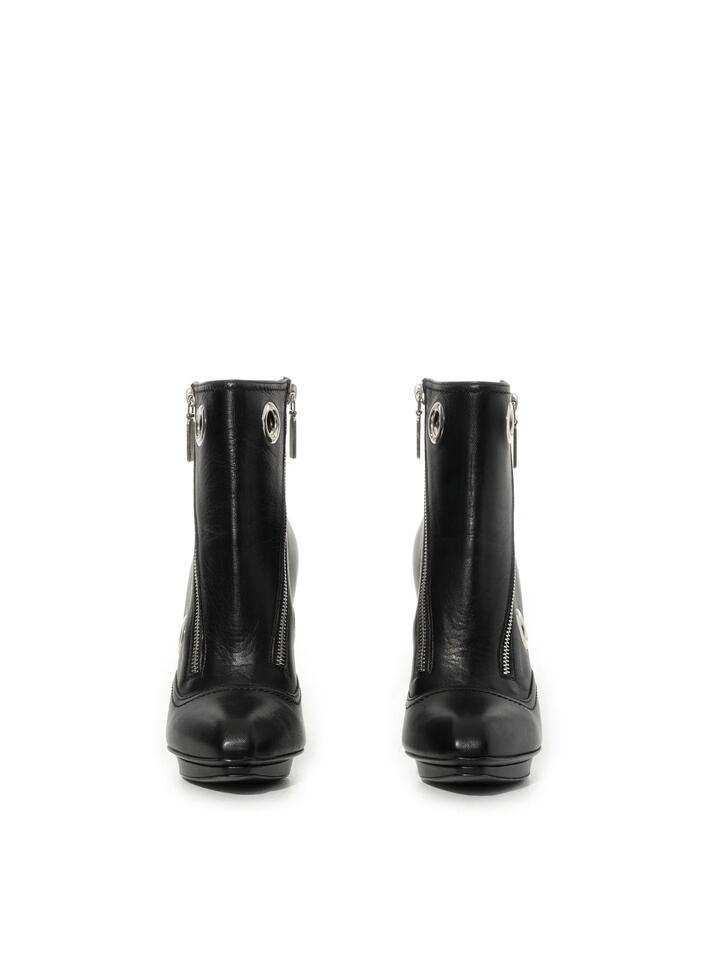 ALEXANDER MCQUEEN Low Boots in Black / 37