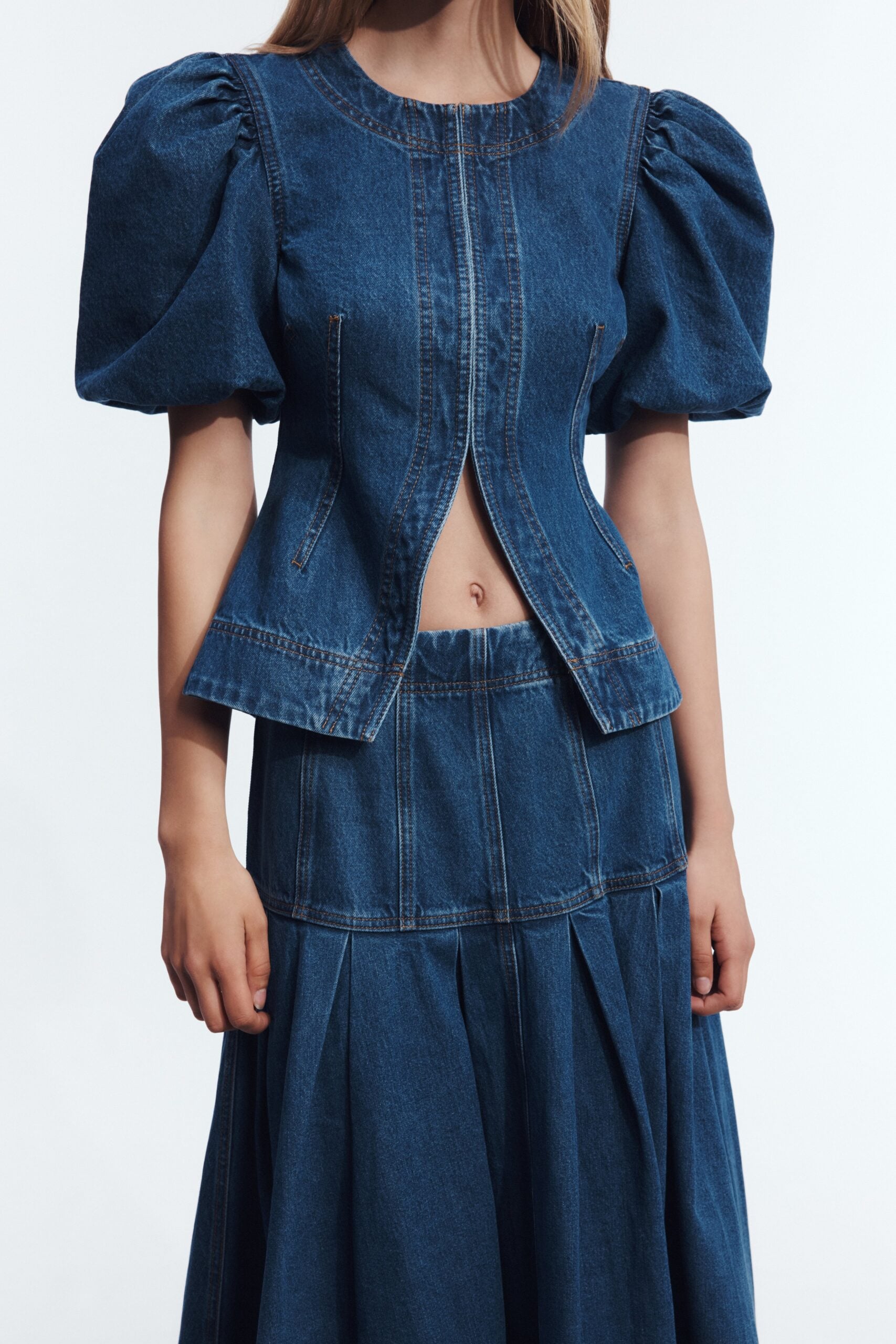 MNAJE041026180236005_3 Aje Viva Puff Sleeve Denim Top - Image 3