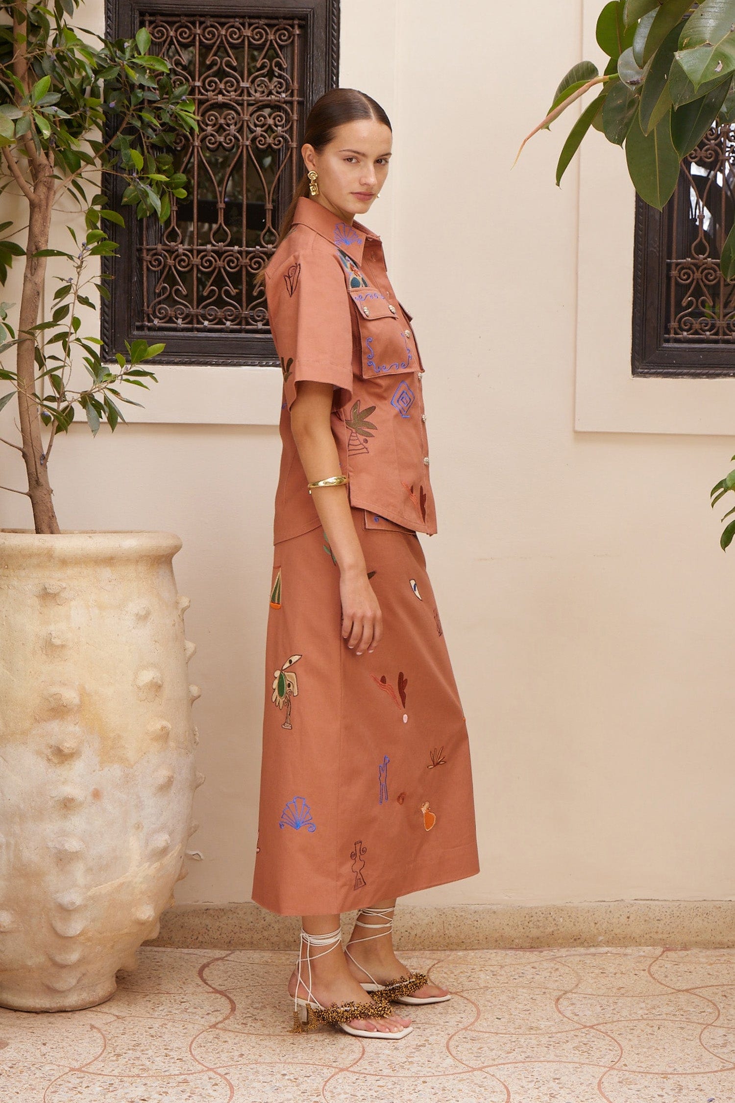 MNAL121026065116003_3 Alemais Dusty Embroidered Fitted Shirt - Image 3