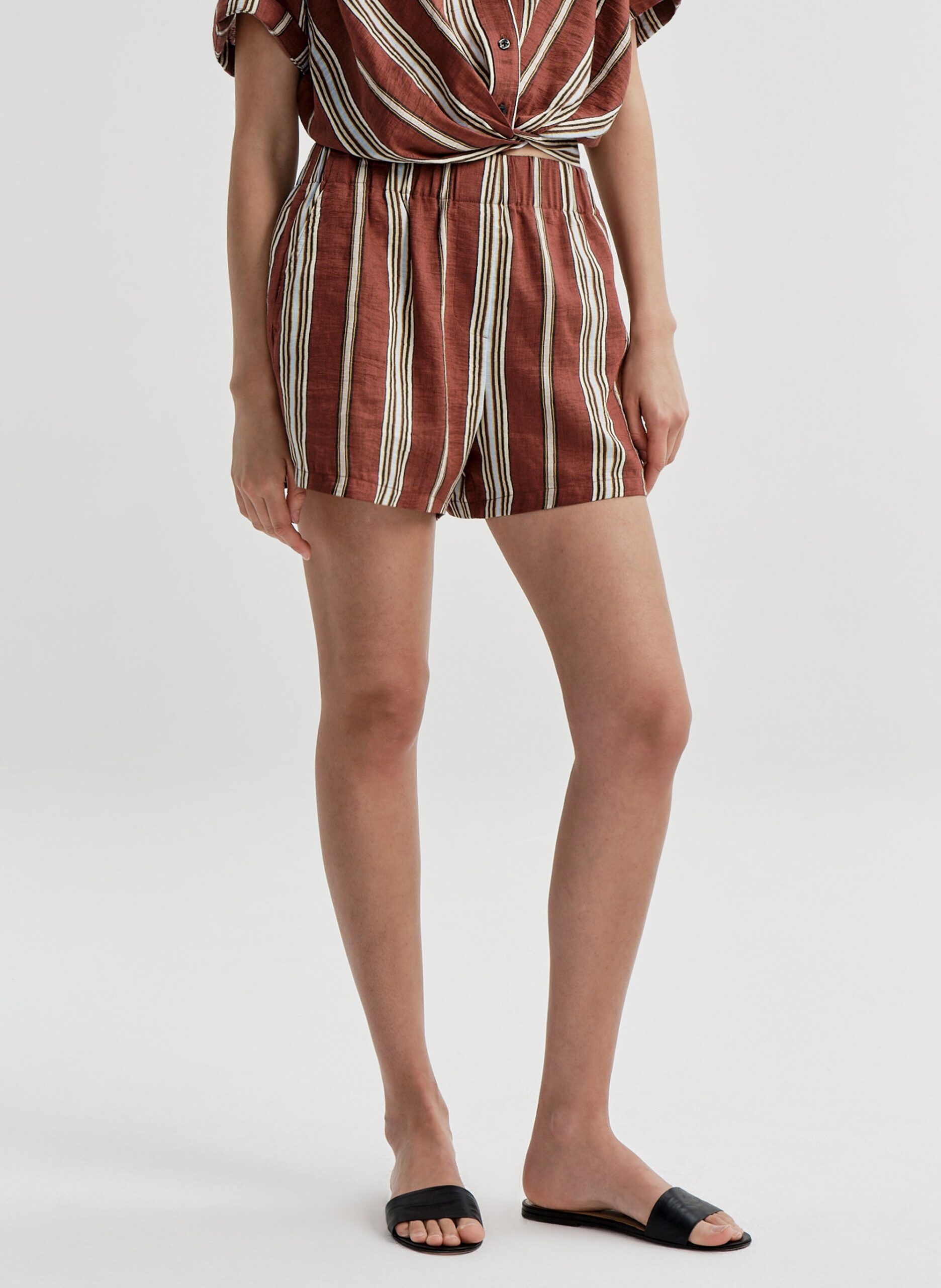 MNALC041026031052031_3 A.L.C. Casey Striped Linen Short - Image 3