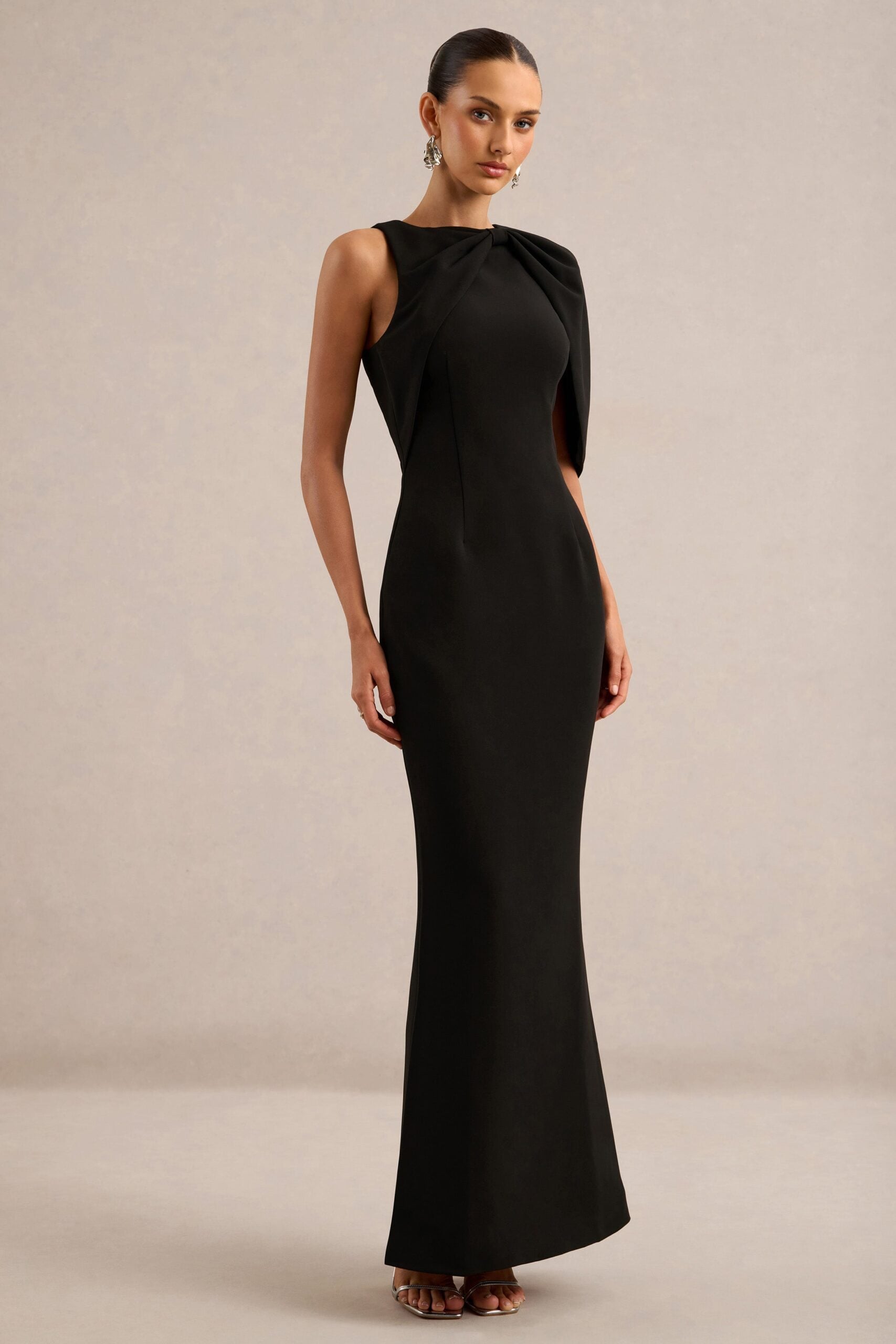 MNCLL131026150712444_3 Club L London Quira | Black Round Neck Short Sleeve Maxi Dress With Bow Detailing And Back Split - Image 3