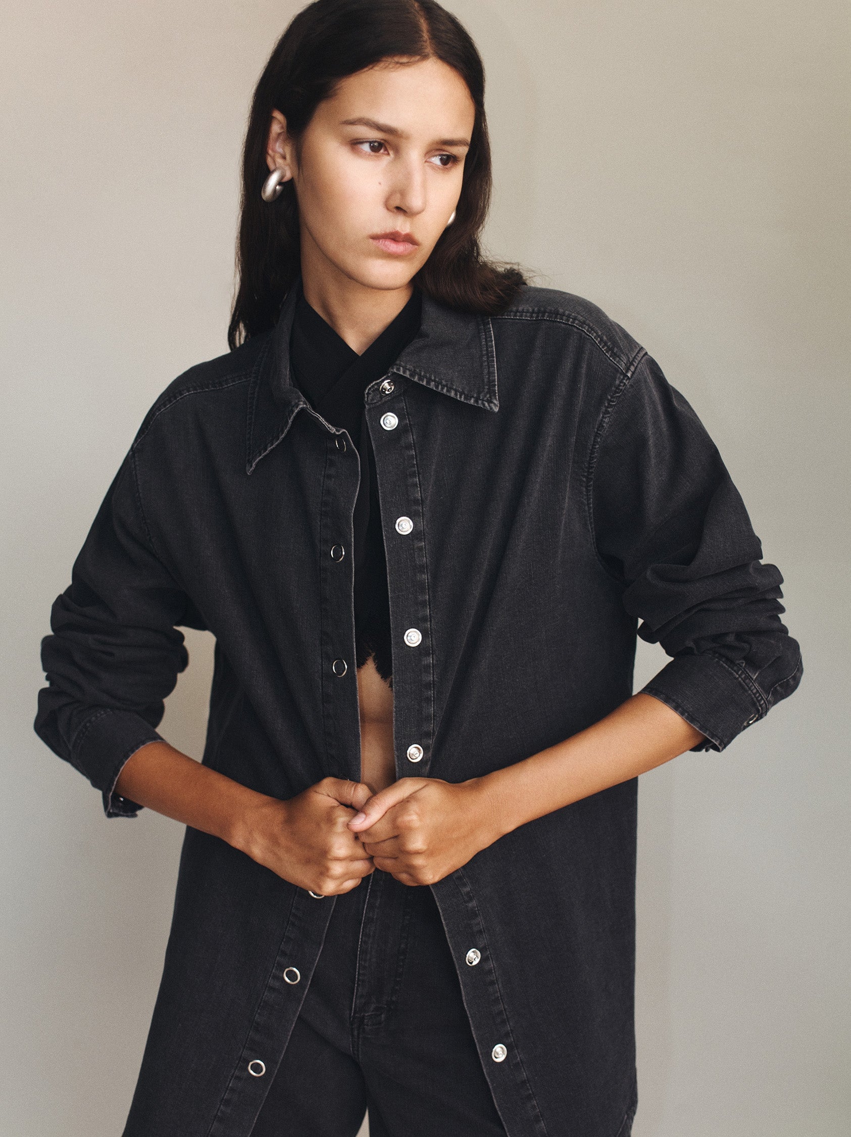 MNHAG051026015908061_2 Hansen & Gretel Taylor Chambray Shirt Charcoal Chambray - Image 2