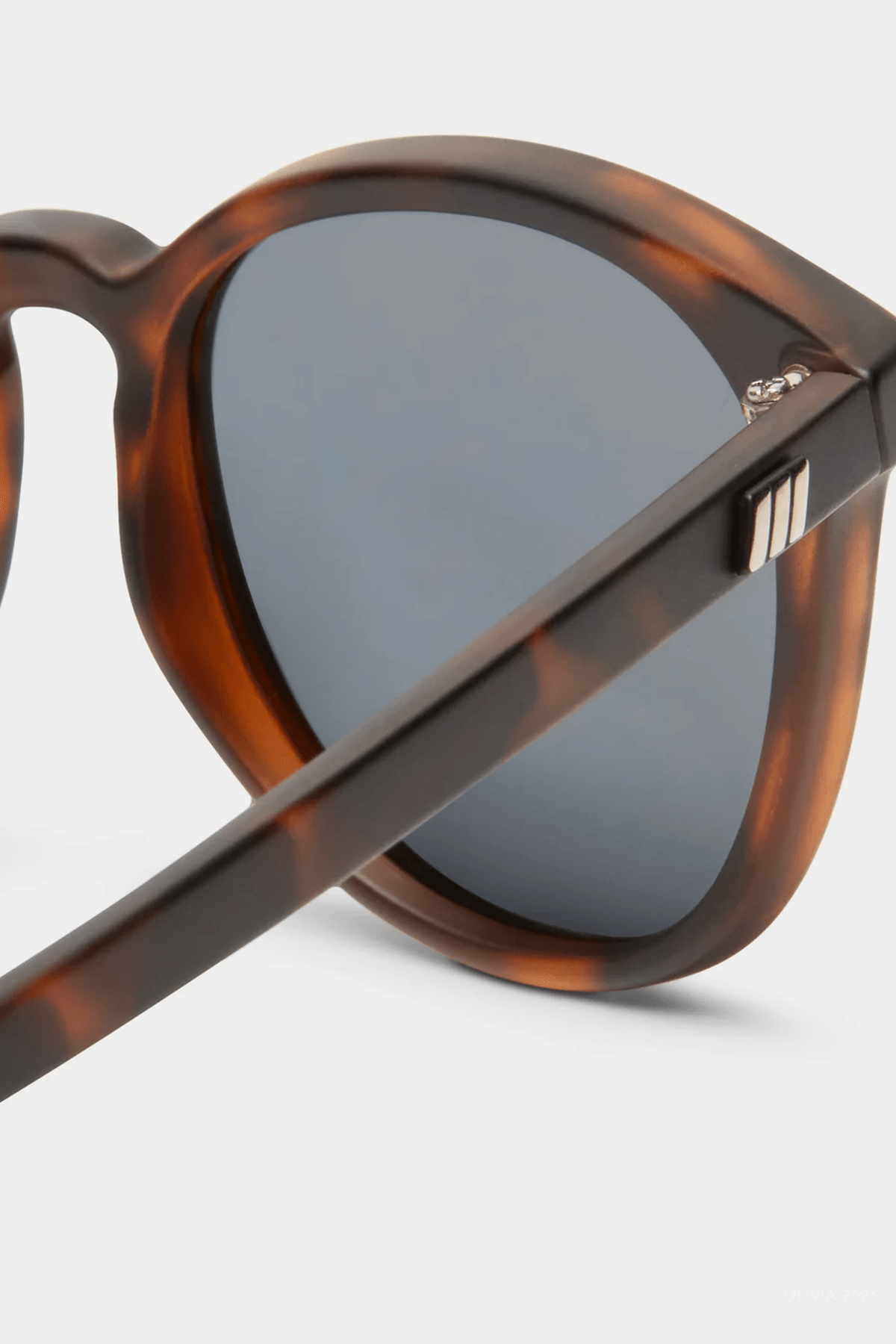 MNLESP041026050114327_3 Le Specs Bandwagon Round Sunglasses - Image 3