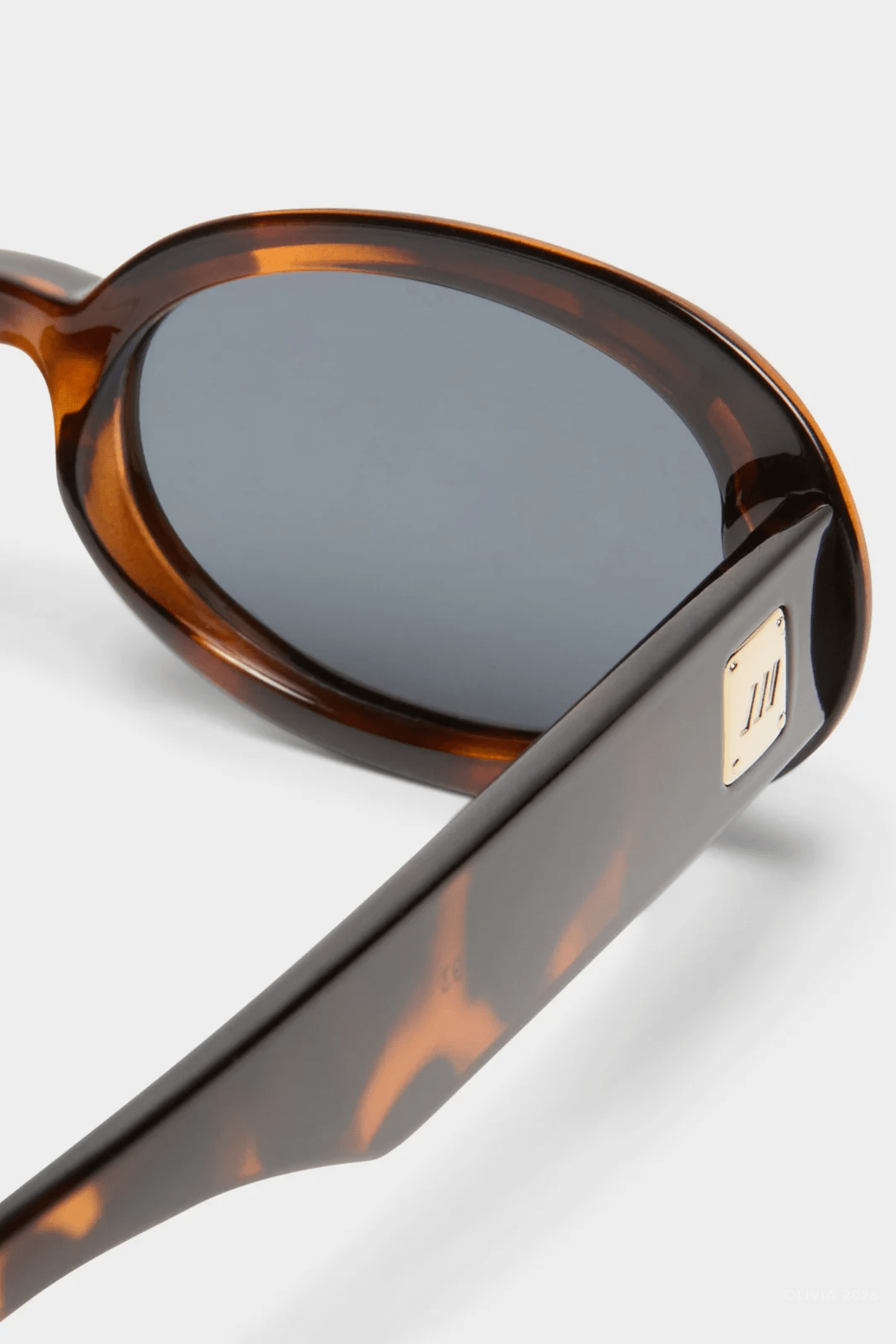 MNLESP041026050114335_3 Le Specs Work It! Oval Sunglasses - Image 3