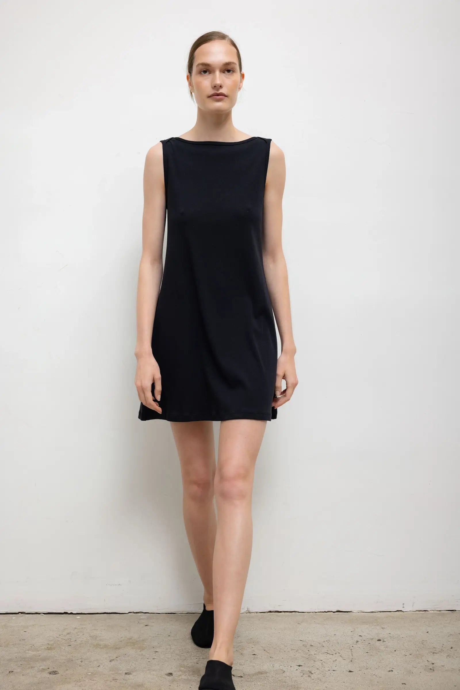 MNLST041026041459538_3 LESET Nando Boatneck Mini Dress - Image 3