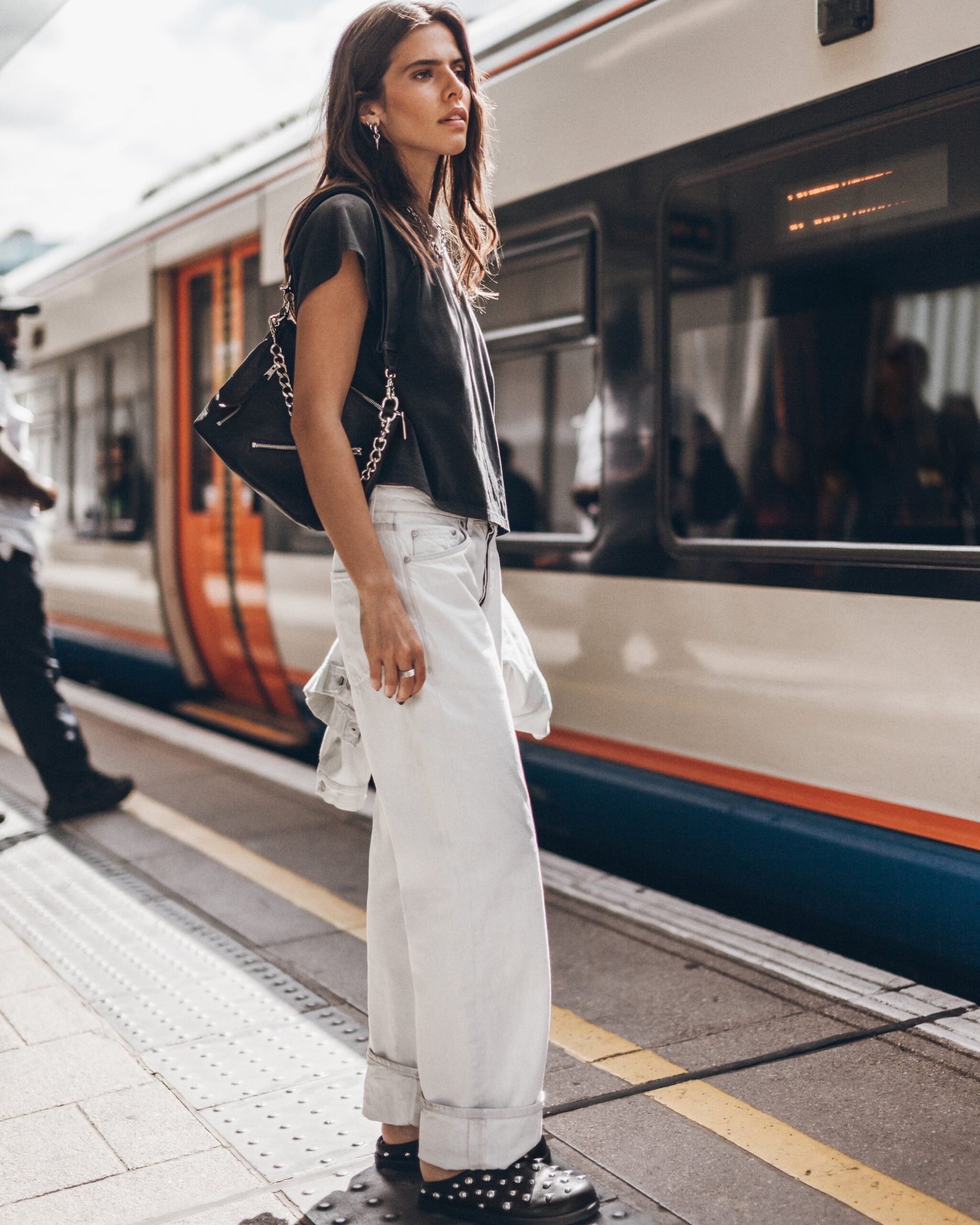 MIKUTA The White Washed Loose Jeans - Image 1