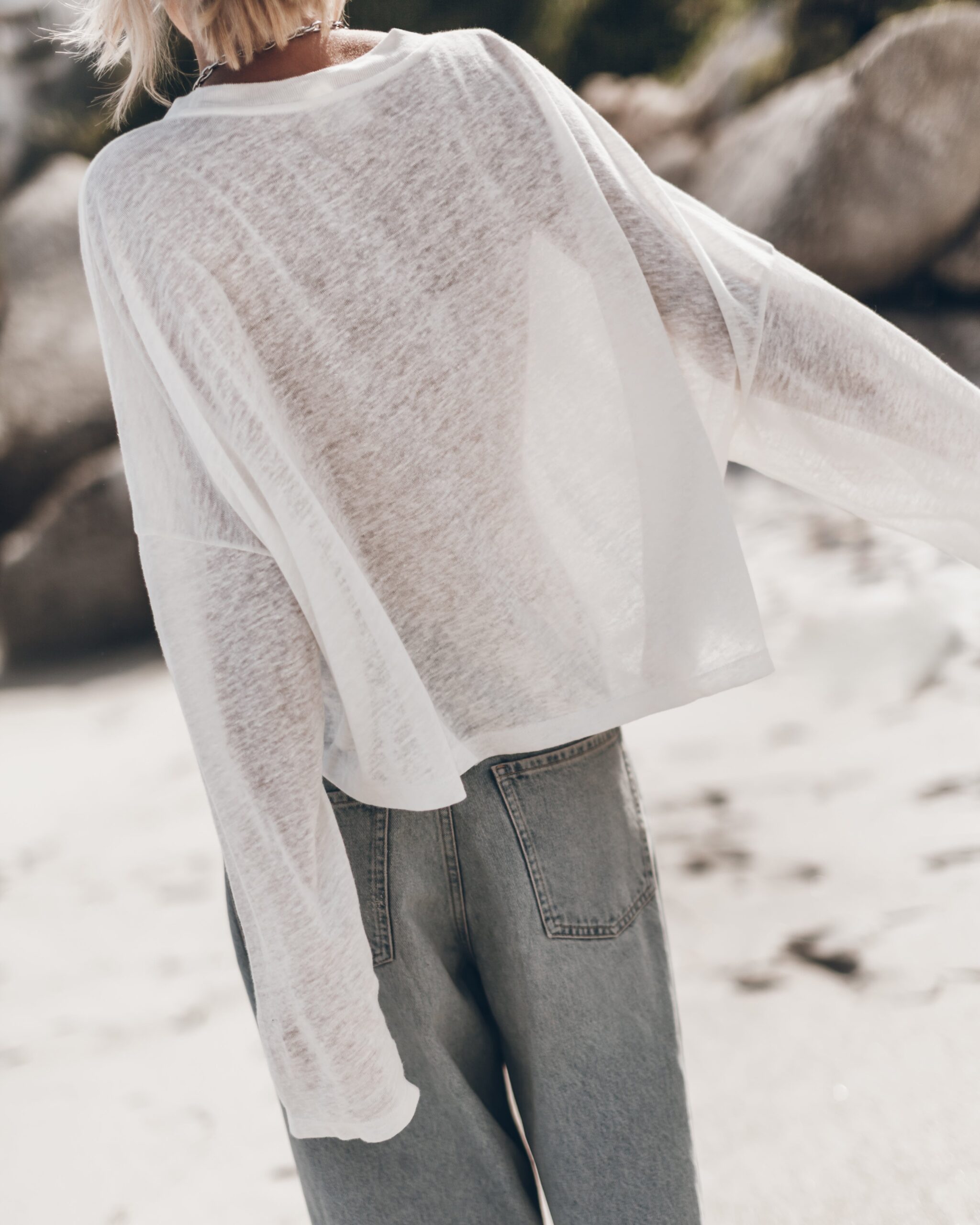 MIKUTA The White Loose Linen Longsleeve - Image 3